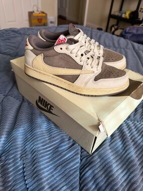 Travis Scott x Nike Dunk Low — Brown, Cream, White